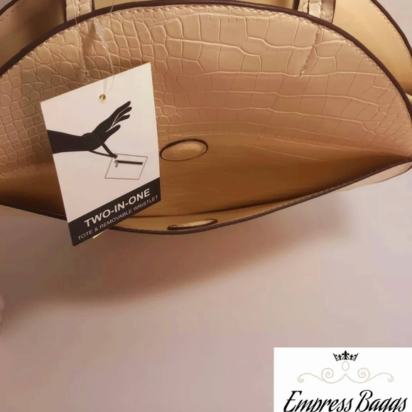 Collection 18 - Picture 4 of 6